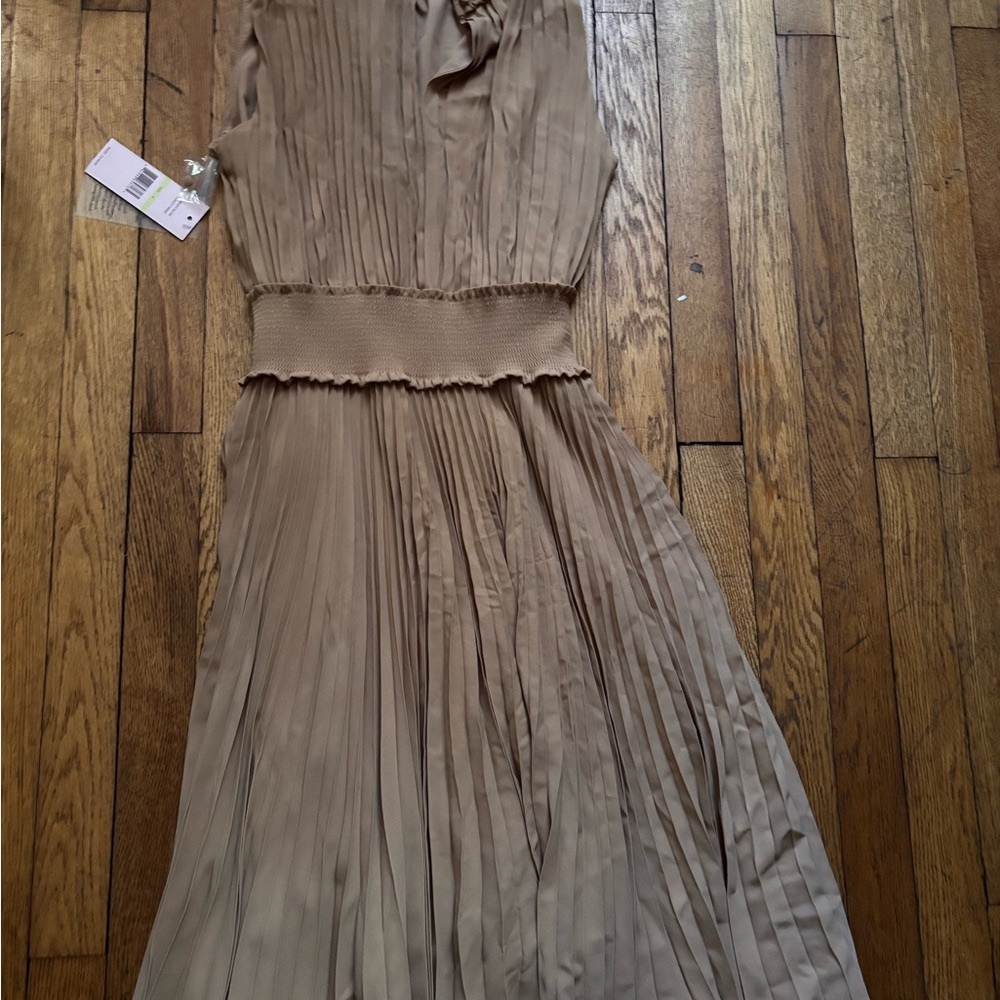 Chic Tan Maxi Dress with Pleats